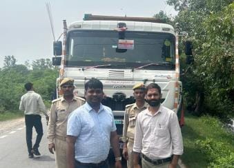 Three dumpers loaded with gravel and dust were seized on the highway
