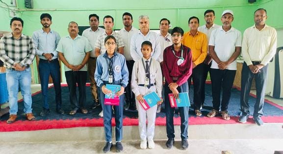 Prachi first, Rajat second in science seminar