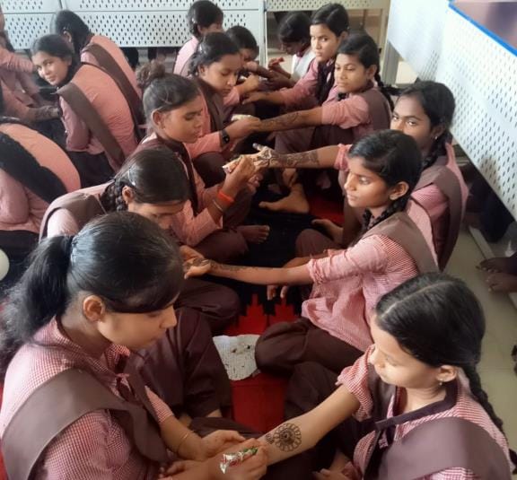 Girls showed their talent in Mehndi and Rakhi competition