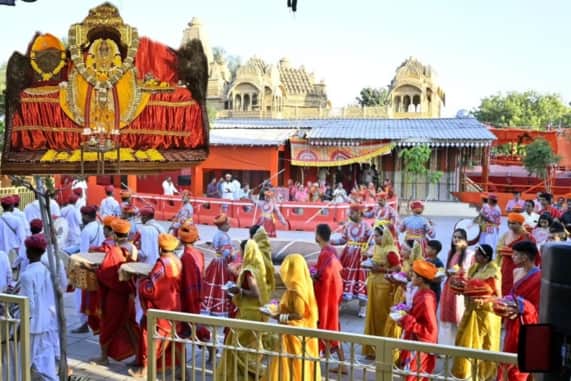 मां राणी भटियाणीसा के मंदिर में उमड़ा जनसैलाब