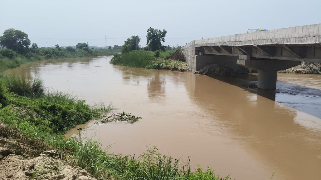 5350 cusecs of water reached Chandpura siphon