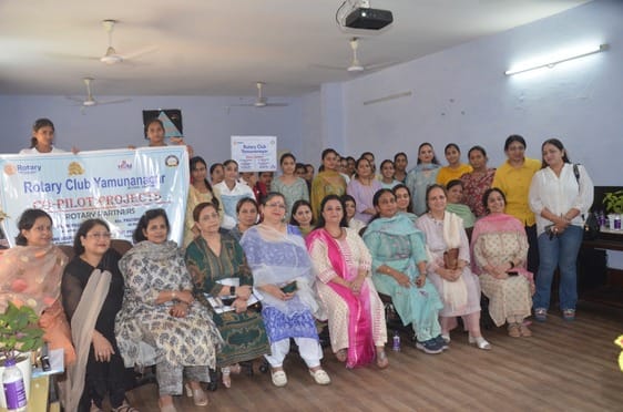 Breastfeeding is a blessing for the child: Parul