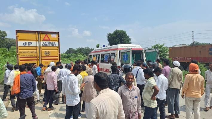 Bike rammed into parked truck, father dead, son injured