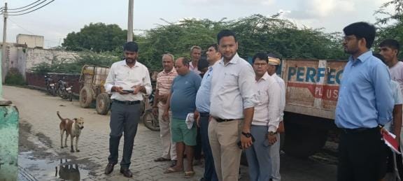 Farmer burnt in front of revenue team which had gone to vacate the land, serious