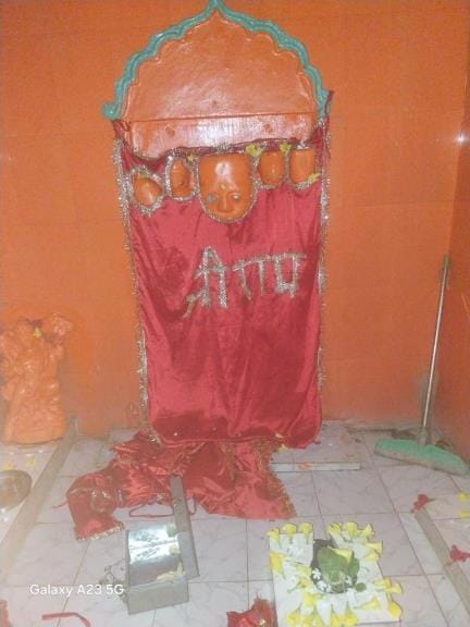Crown, mace and eye stolen from Hanuman temple
