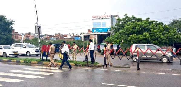 Made aware to follow traffic rules