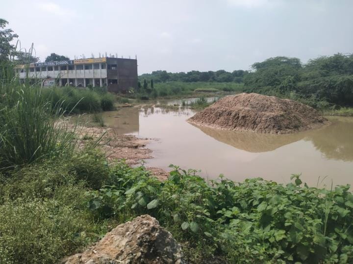 Water entered the fields due to overflowing of Bend Nala