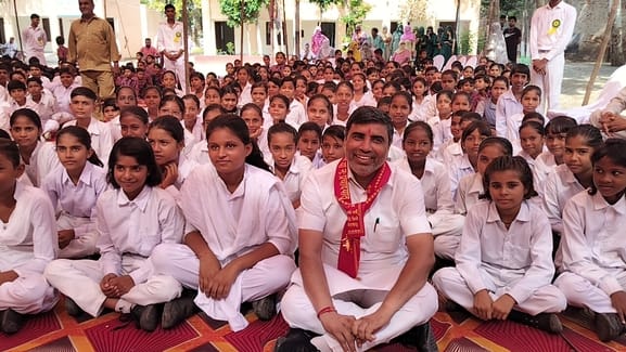 1500 schools in the state are dilapidated, Education Minister said- those which are not worth repairing will be demolished in the first phase