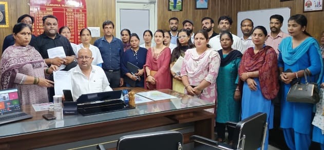 No salary for four months, workers expressed their displeasure