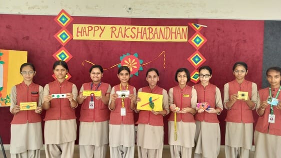 Students made special rakhis for the fire brigade