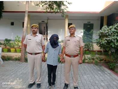 पुलिस की गिरफ्त में आरोपी।