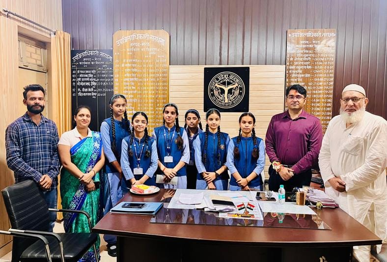 Values and service spirit were seen in the rakhis, children celebrated a memorable Rakshabandhan