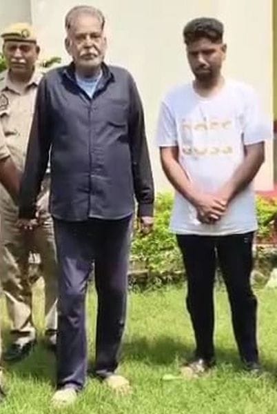 Police arrested two accused of Bahar murder case with knife