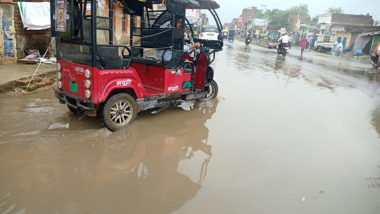 Waterlogging in many areas due to 40 mm rain in the afternoon