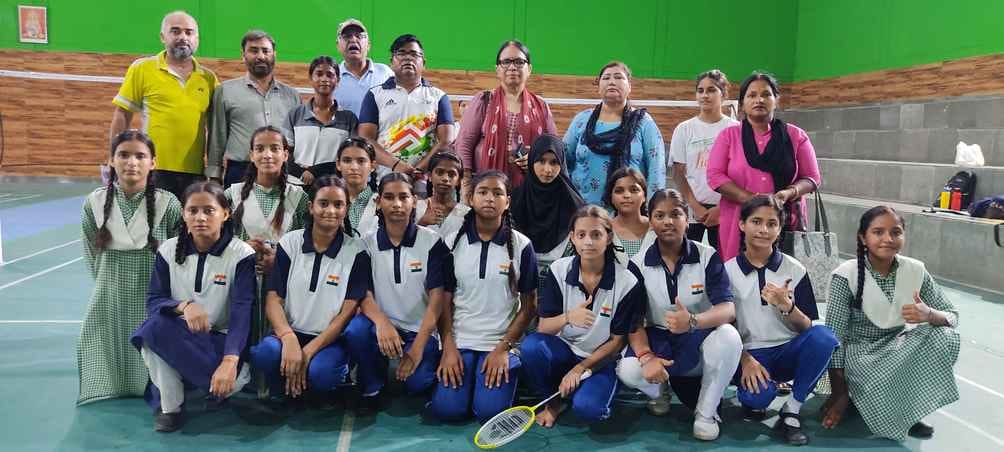 Salman won in badminton, Akshay won in table tennis