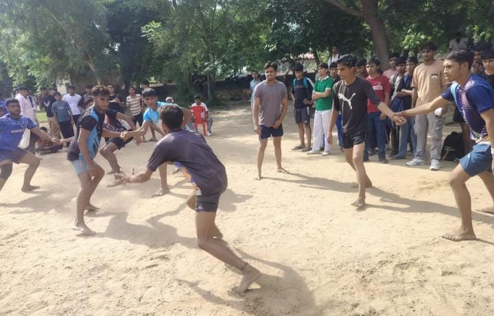 The team of Government School Kharkadi Jhawari stood first in Kho-Kho of 17 age group