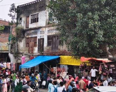 133 dilapidated buildings stuck in tussle between two departments, lives in danger