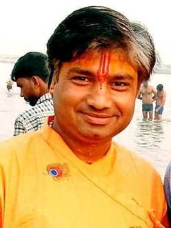 A young man was swept away in the strong current of Ganga, search continues