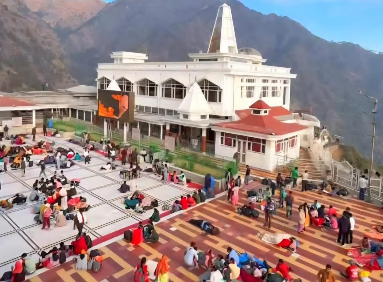 Katra, Vaishno devi Yatra, Helicopter Service Run for Three Hours