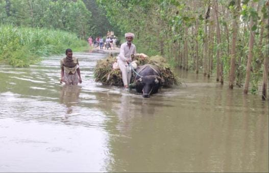 Water level in Hindon river increased, traffic disrupted, hundreds of acres of crops submerged