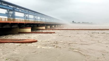 The water level at Bijnor Ganga Barrage got disturbed