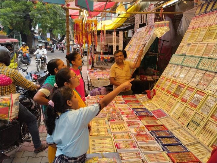 Rakshabandhan today, markets remain busy till late evening