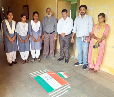 Yashi and Anjali top the Rangoli competition
