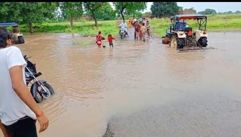 Chunar area received the most rain, 14 kutcha houses collapsed