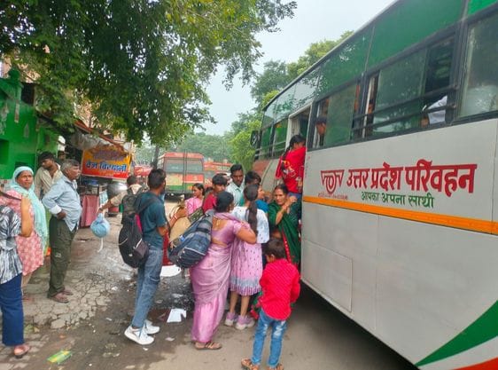 Free bus service started for sisters, ticket charged at zero rupees