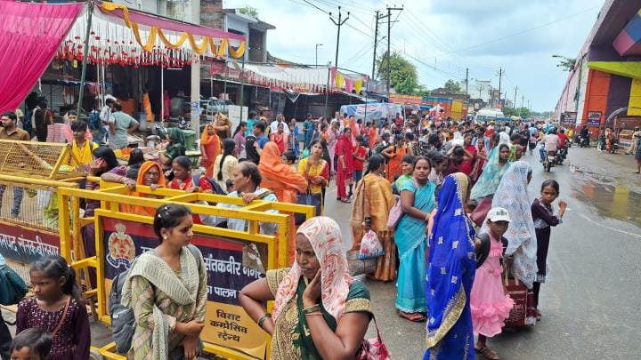 Women waiting for bus at bus stop
