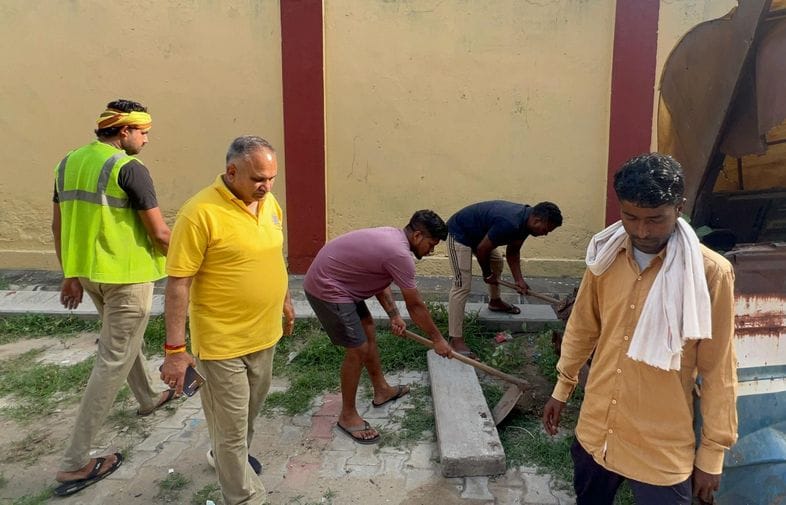 Everyone's cooperation is necessary for continuity in cleanliness