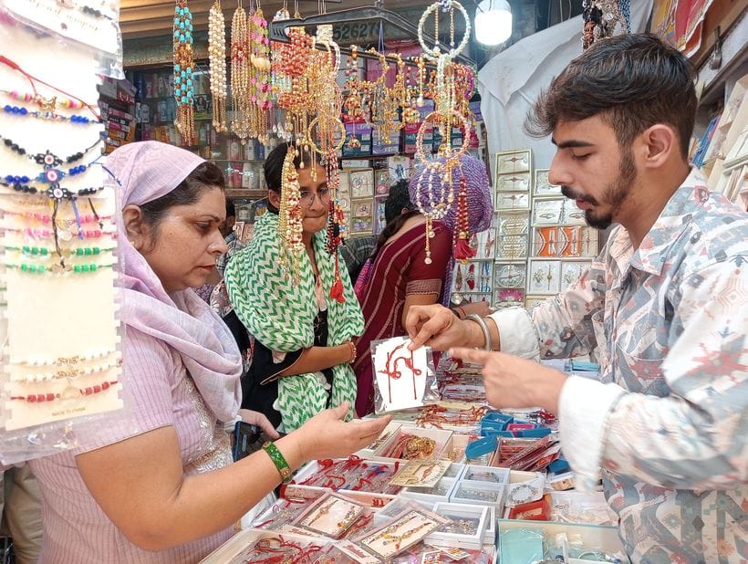 Rakshabandhan: Sisters will tie the thread of love on the wrists of brothers today, markets will be full of excitement