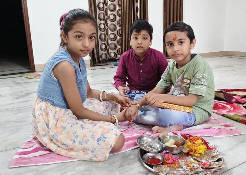 Sisters tied the bond of love on the wrists of their brothers