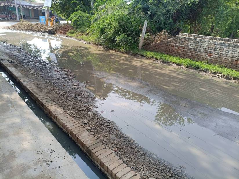 Villagers are troubled by the problem of waterlogging on the road in village Kanhari