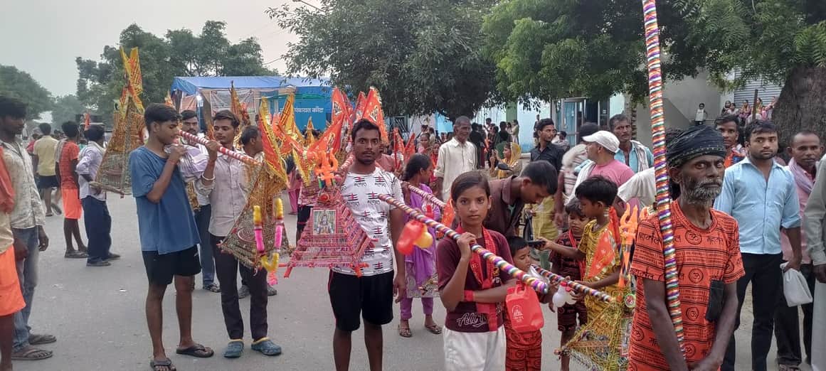 Muslim woman carrying Kanwar from Haridwar she will perform Jalabhishek on Mahashivratri