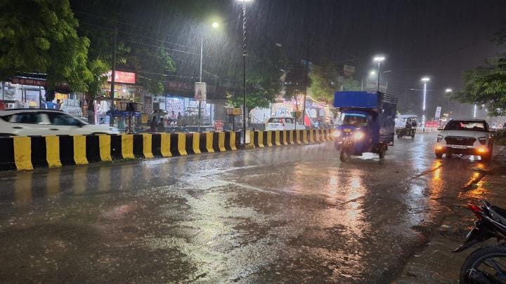 Drizzle makes the weather pleasant, brings relief from the heat
