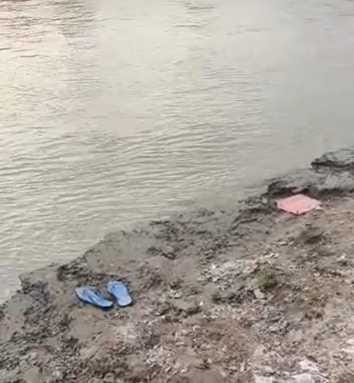 Two of the three friends who went to take bath in the canal were swept away