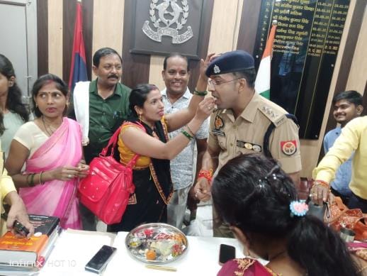 Sisters tied Rakhi to policemen, got assurance of safety