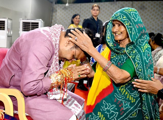 Rajasthan CM Announces Free Bus Travel for Women on Raksha Bandhan, Transfers ₹501 to Anganwadi Sisters
