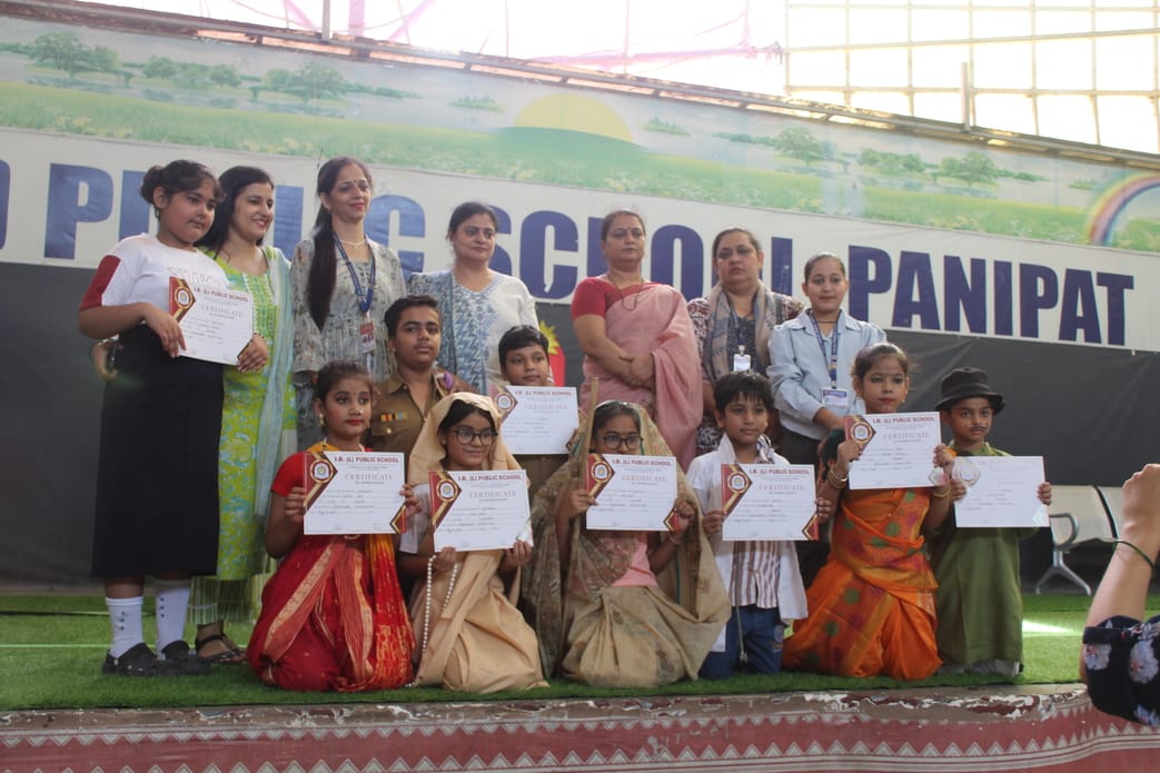 Devshree Subhash and Garima Sadan came first in the best drama competition