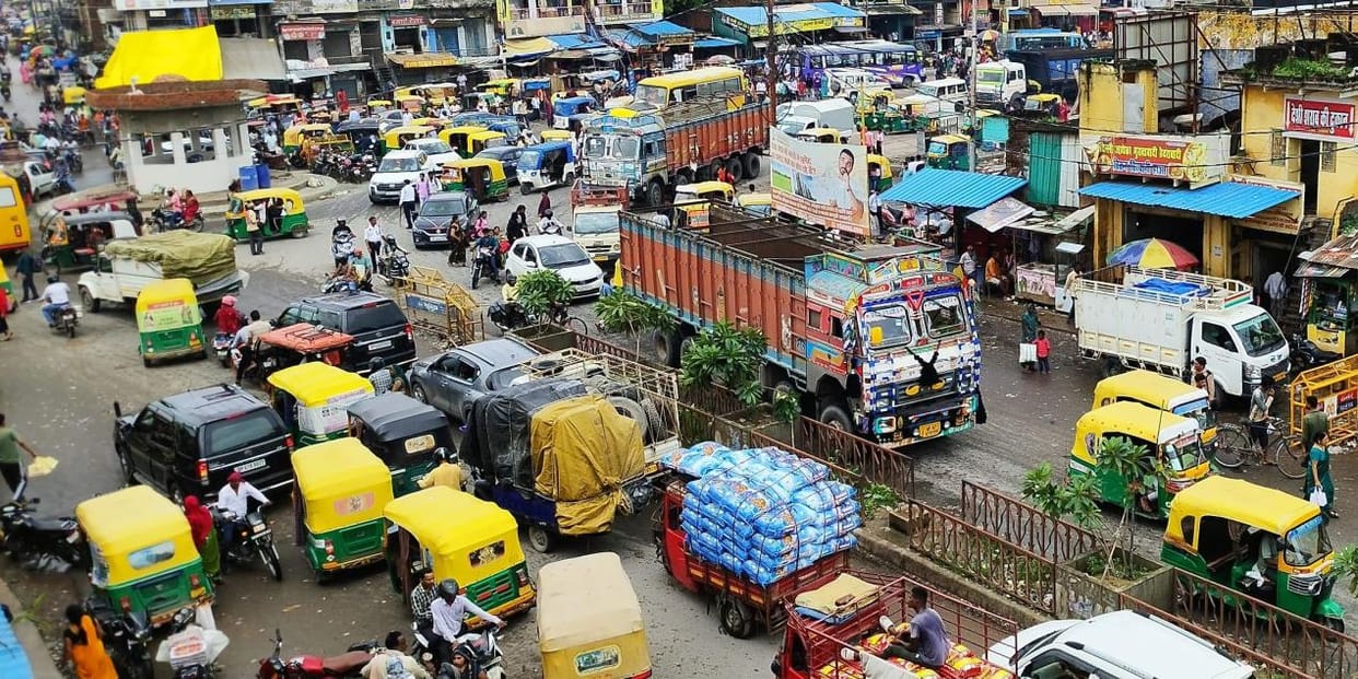 Vehicles are crawling in the city, there is a huge jam for five to six hours every day