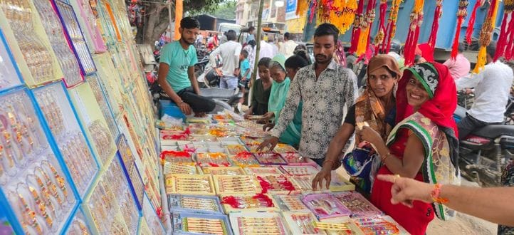 Rakshabandhan is today, sisters did a lot of shopping