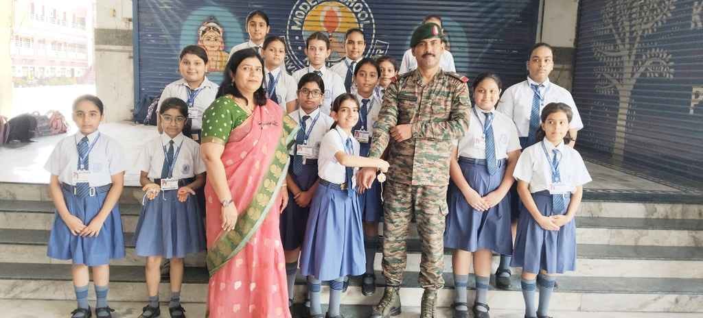Students presented Rakhis to soldiers