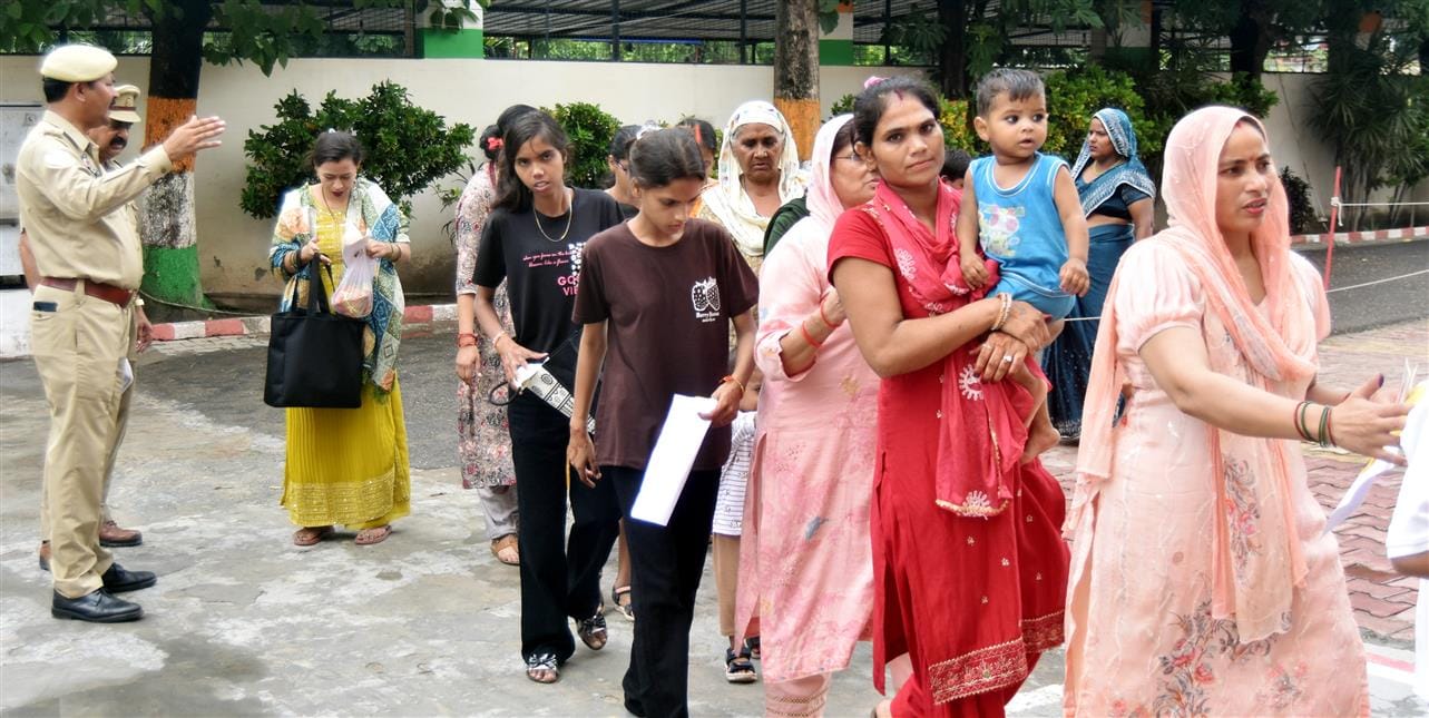 Sisters came to tie Rakhi to brothers in jail, tears shed
