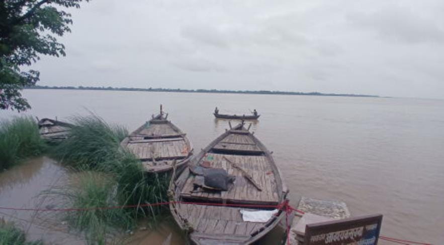 Brothers' wrists remained empty due to lack of boat operation in Ganga