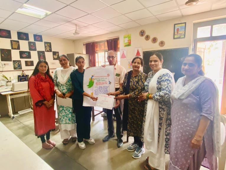Sakshi first in shloka and proverb writing competition