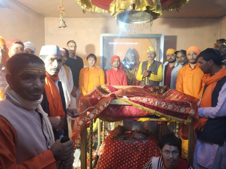Praying to mother to ensure that the Bagwali warriors complete the Bagwal safely