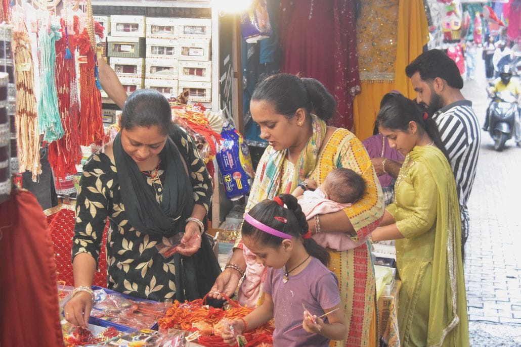 Sisters did a lot of shopping on Rakshabandhan