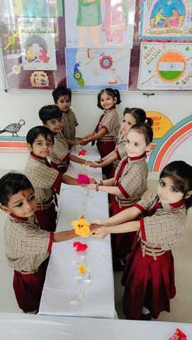 Girls tied Rakhi to boys and got gifts