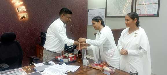 Brahma Kumaris sisters tied Rakhi to SP and DC